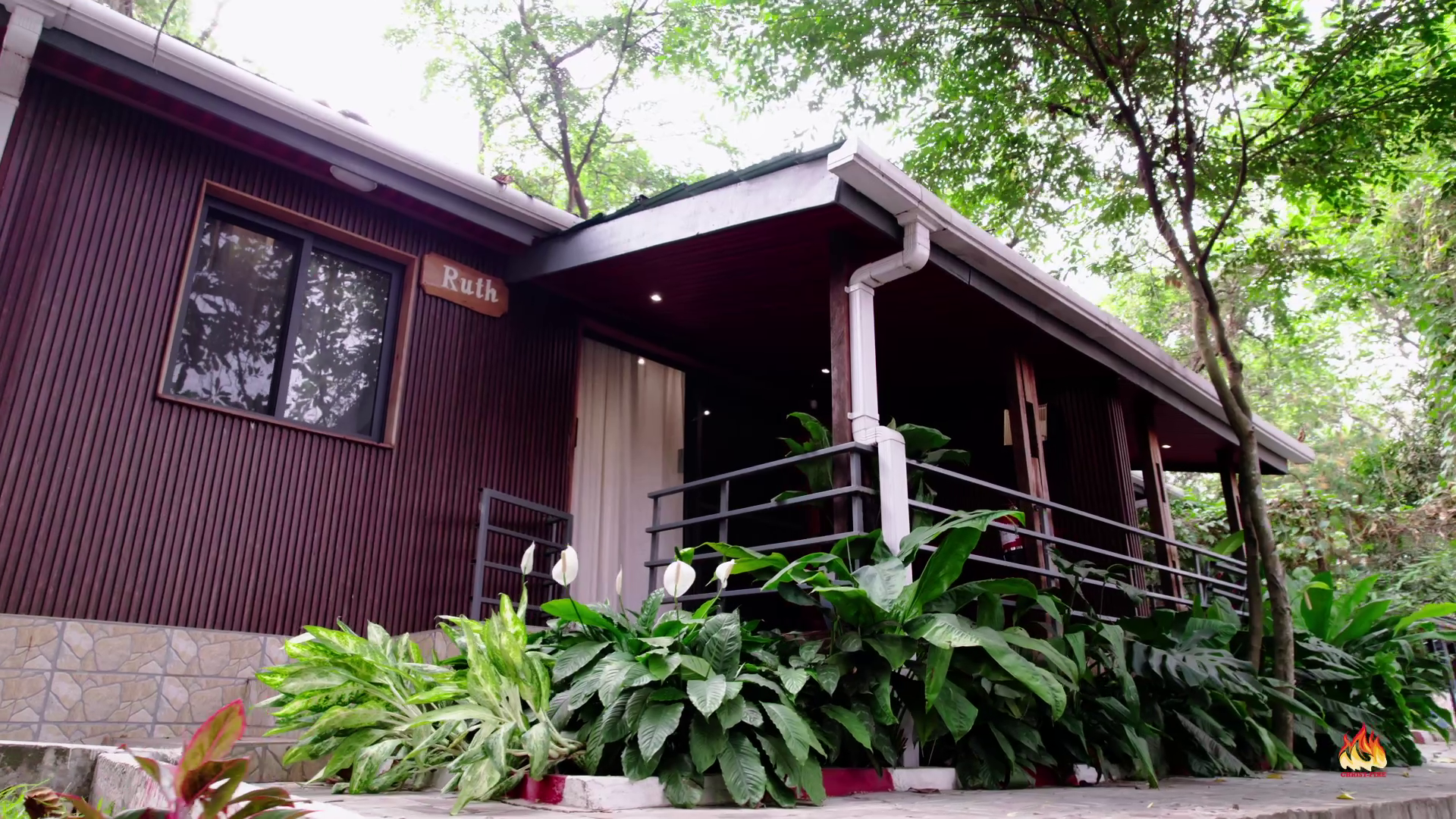 Studio Bungalow Christ Fire Kinshasa